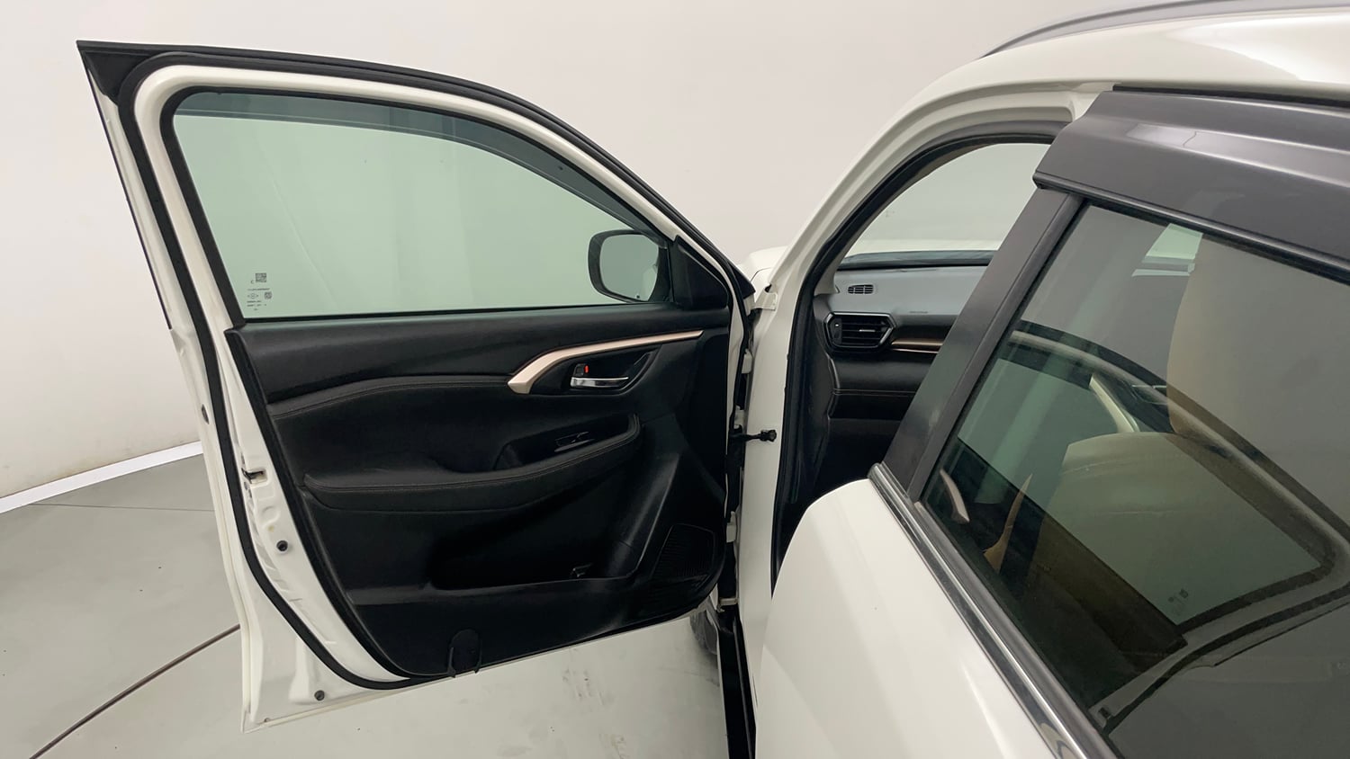 Used 2024 Maruti Suzuki Grand Vitara Zeta Plus Intelligent Hybrid eCVT Hybrid Automatic interior LEFT FRONT DOOR OPEN VIEW
