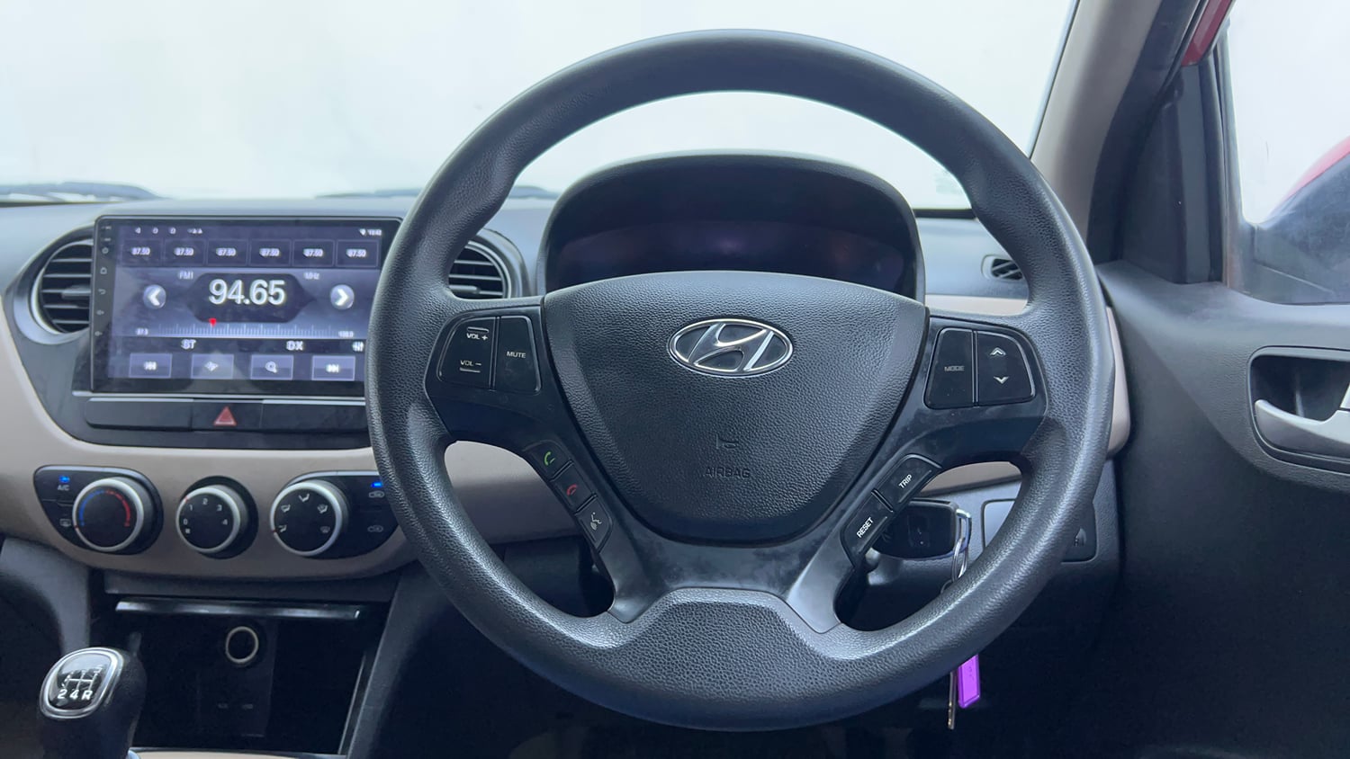 Used 2015 Hyundai Xcent SX 1.2 Petrol Manual interior STEERING VIEW