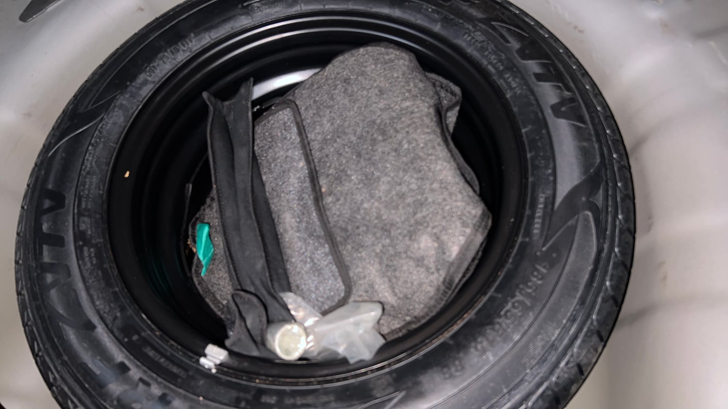 Used 2018 Hyundai Elite i20 Asta 1.2 Petrol Manual tyres SPARE TYRE VIEW