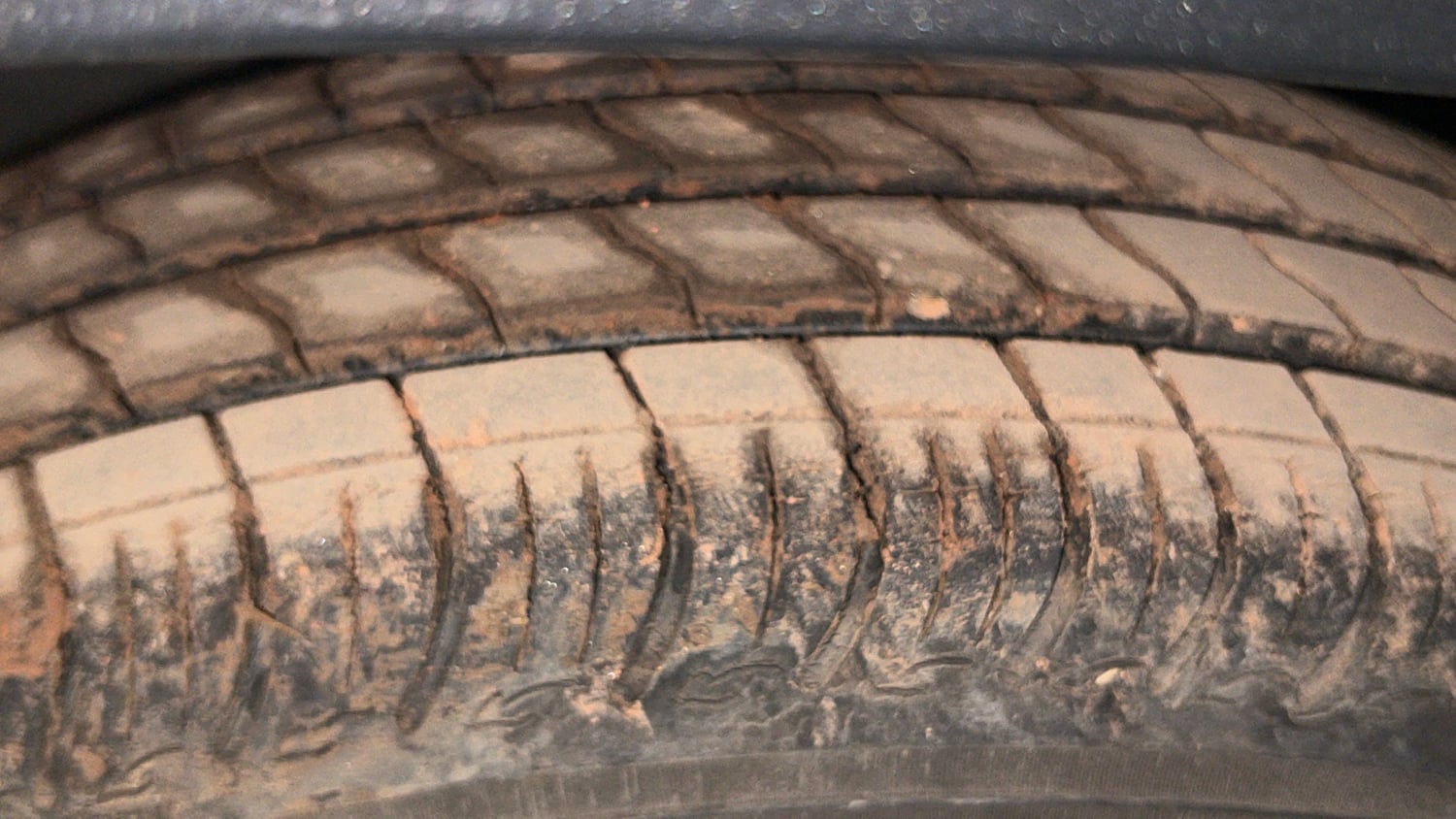 Used 2022 Maruti Suzuki S-Presso VXi (O) Petrol Manual tyres LEFT FRONT TYRE TREAD VIEW