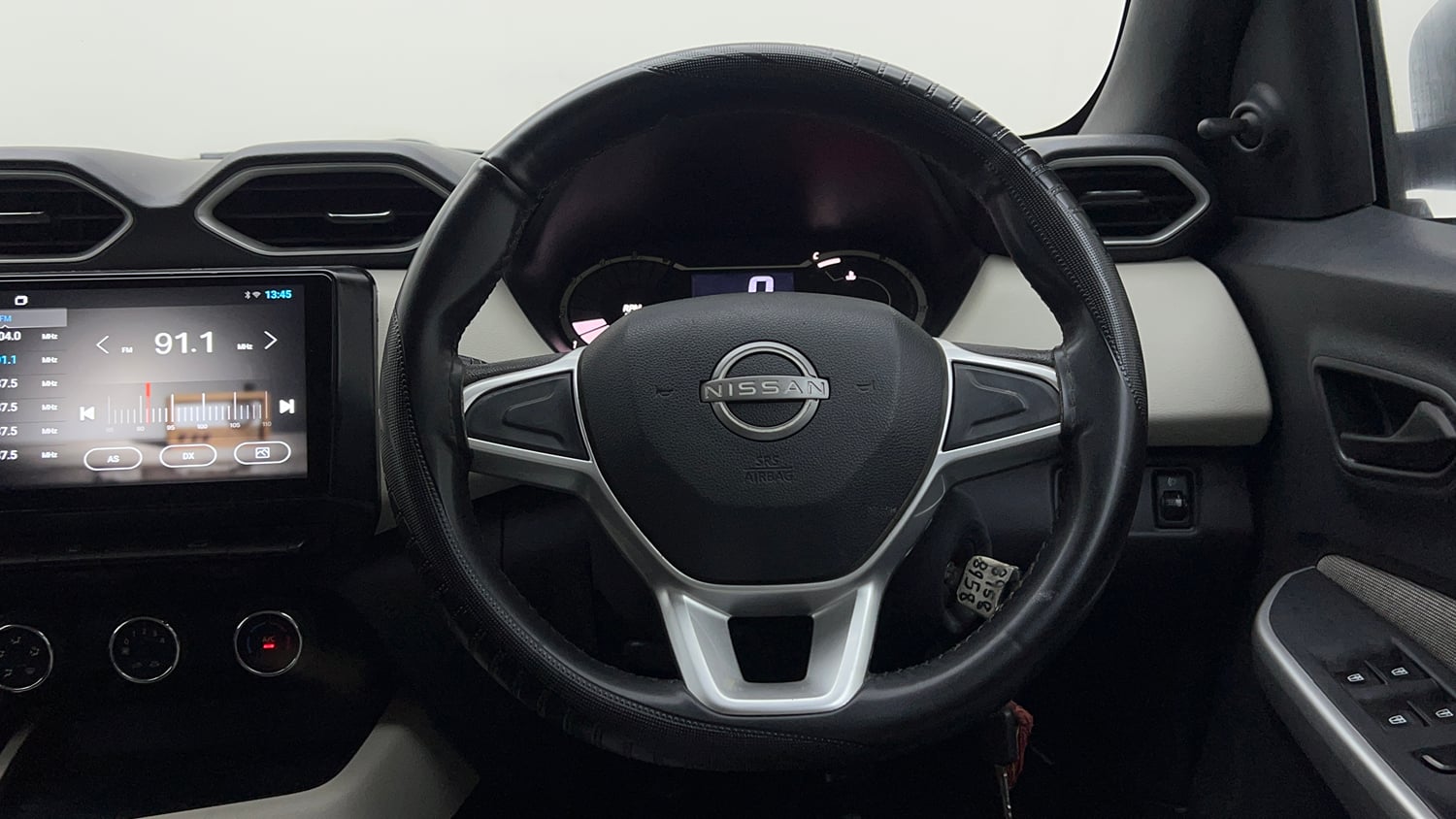 Used 2023 Nissan Magnite XE Petrol Manual interior STEERING VIEW
