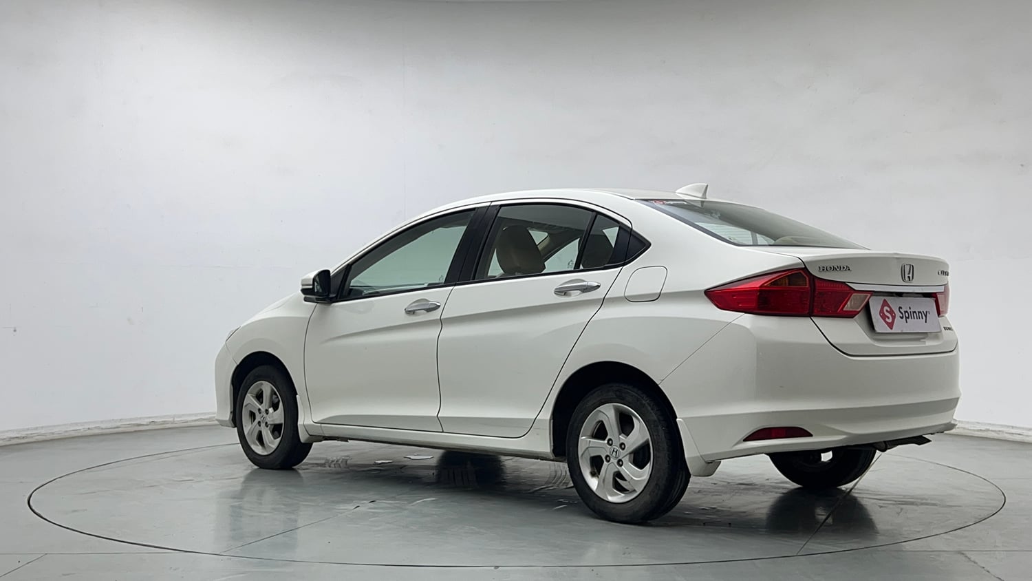 Used 2017 Honda City V Petrol Manual exterior LEFT REAR CORNER VIEW