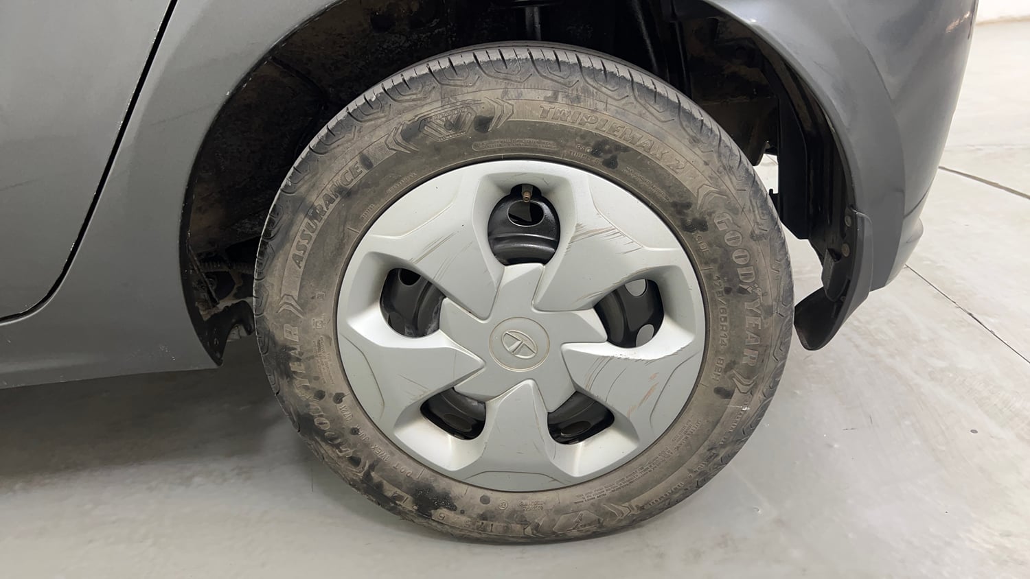 Used 2021 Tata Tiago XT Petrol Manual tyres LEFT REAR TYRE RIM VIEW