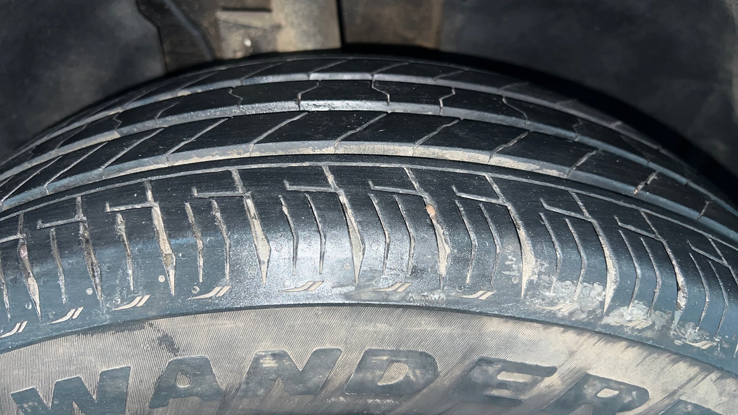 Used 2026 Tata Sierra Pure P MT Petrol Petrol Manual tyres RIGHT FRONT TYRE TREAD VIEW