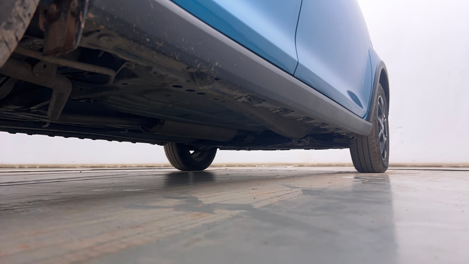 Used 2023 Maruti Suzuki Ignis Zeta 1.2 MT Petrol Manual extra REAR RIGHT UNDERBODY VIEW