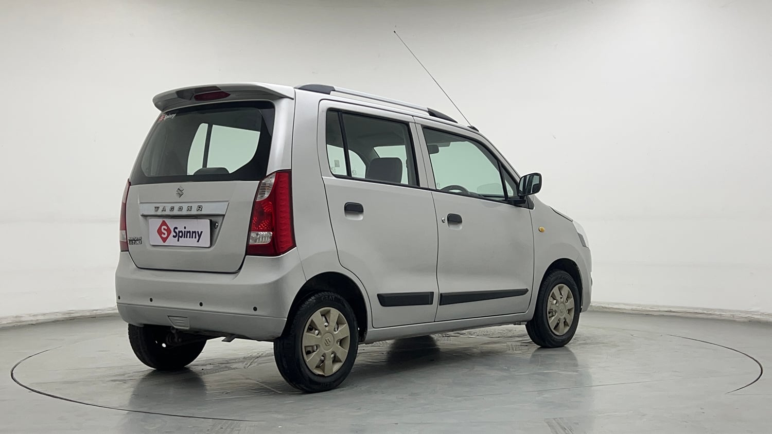 Used 2015 Maruti Suzuki Wagon R LXI Petrol Manual exterior RIGHT REAR CORNER VIEW