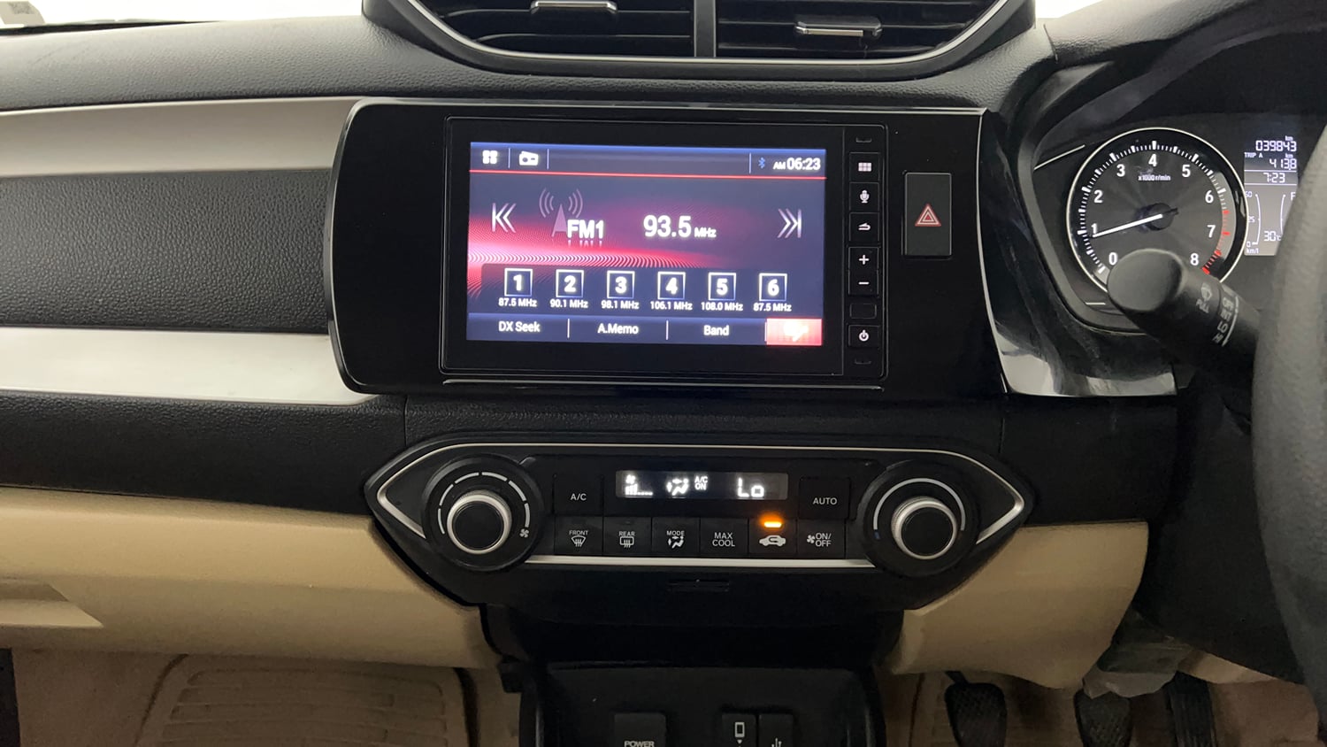 Used 2023 Honda Amaze VX 1.2 Petrol MT Petrol Manual interior MUSIC SYSTEM & AC CONTROL VIEW