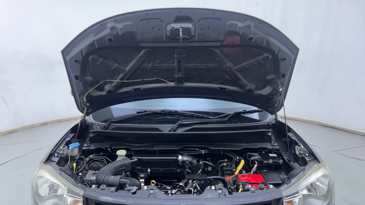 Used 2020 Maruti Suzuki S-Presso VXi Petrol Manual engine ENGINE & BONNET OPEN FRONT VIEW