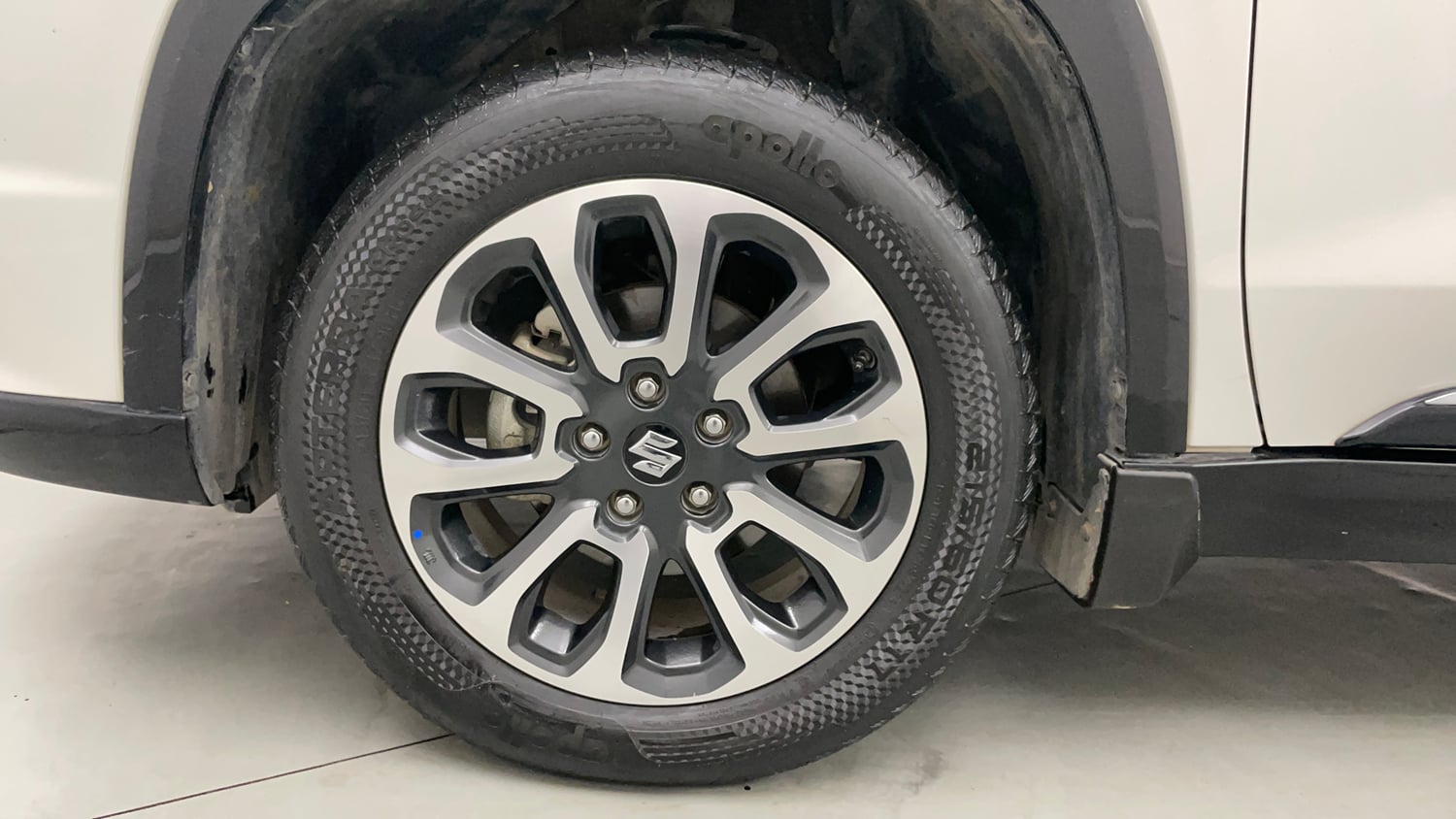 Used 2024 Maruti Suzuki Grand Vitara Zeta Plus Intelligent Hybrid eCVT Hybrid Automatic tyres LEFT FRONT TYRE RIM VIEW