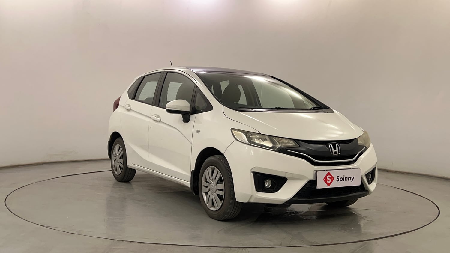 Used 2015 Honda Jazz SV Petrol Petrol Manual exterior RIGHT FRONT CORNER VIEW
