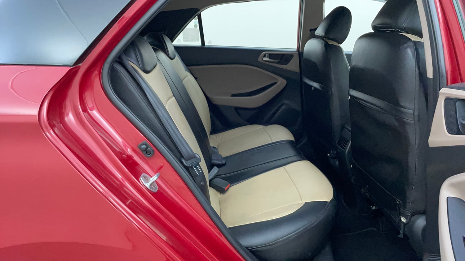 Used 2016 Hyundai Elite i20 Sportz 1.2 Petrol Manual interior RIGHT SIDE REAR DOOR CABIN VIEW