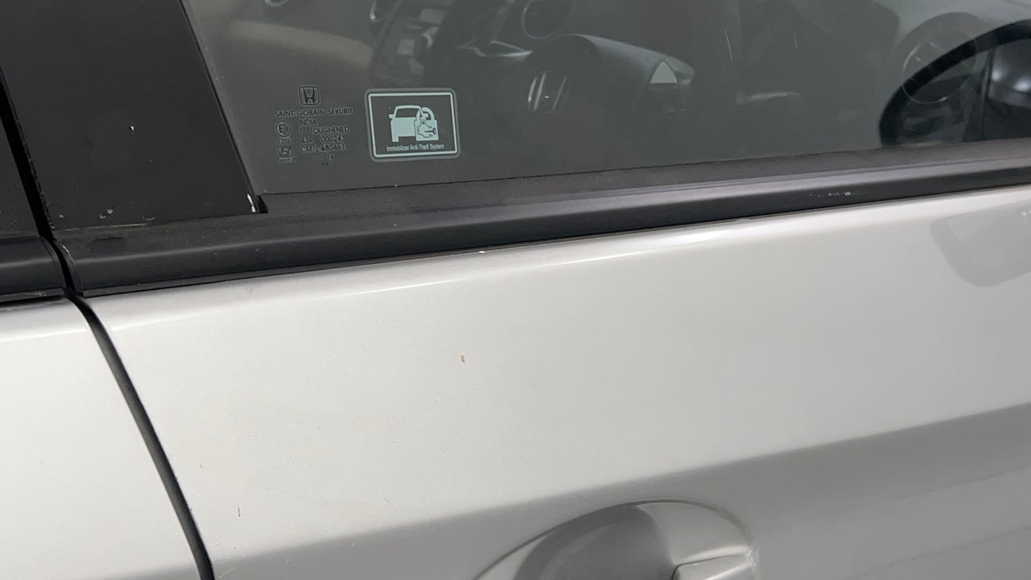 Used 2014 Honda Brio S MT Petrol Manual dents MINOR SCRATCH