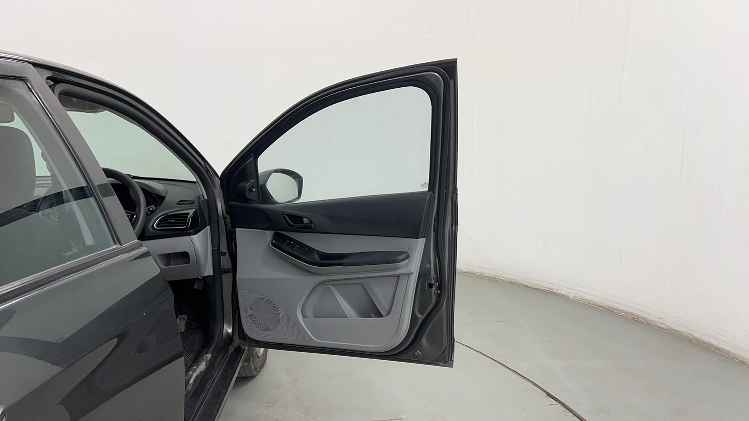 Used 2021 Tata Tiago XT Petrol Manual interior RIGHT FRONT DOOR OPEN VIEW