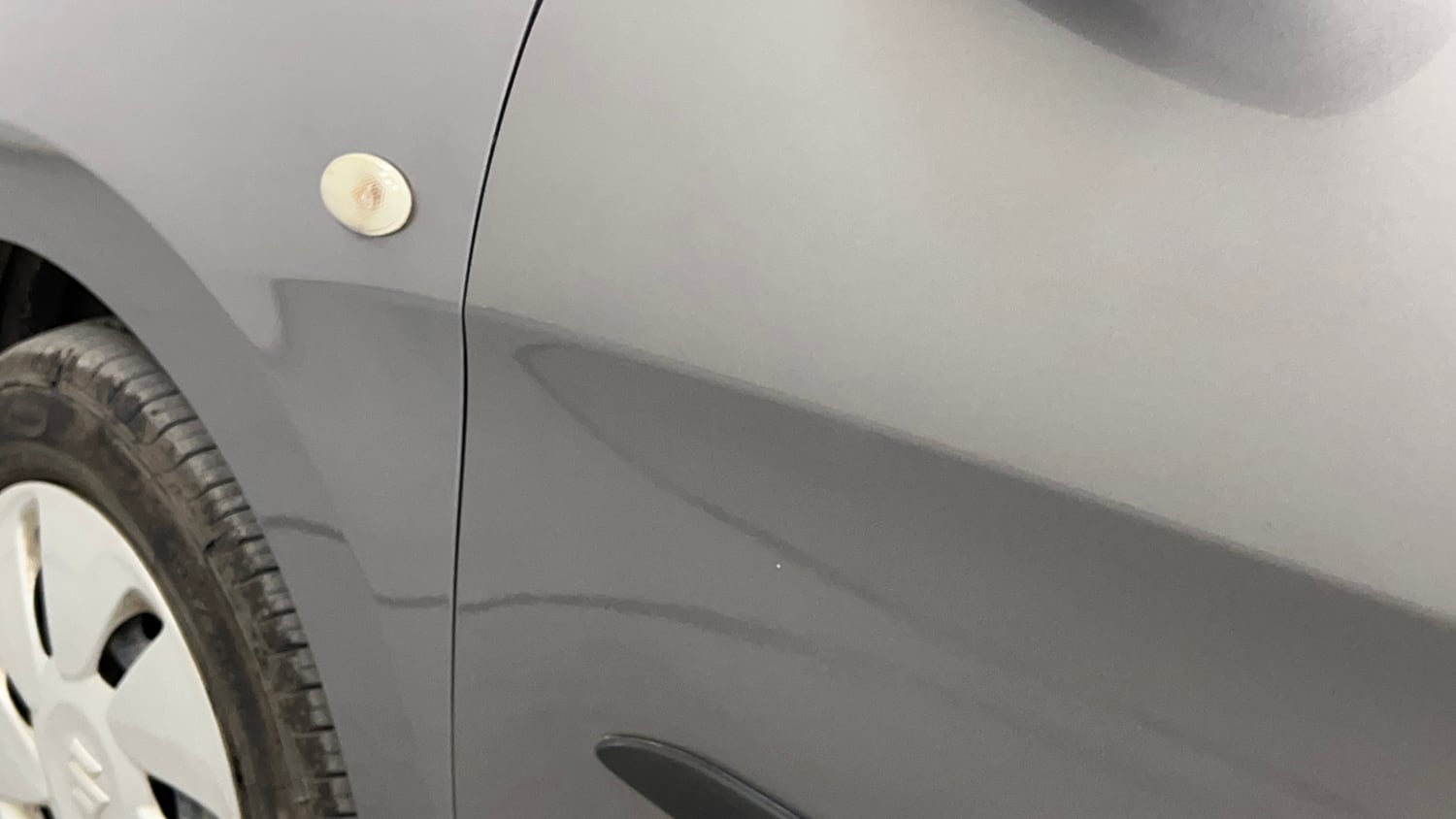 Used 2015 Maruti Suzuki Celerio VXi AMT Petrol Automatic dents MINOR SCRATCH