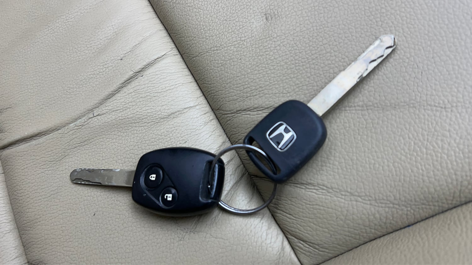 Used 2013 Honda City V MT AVN Petrol Manual extra CAR KEY VIEW