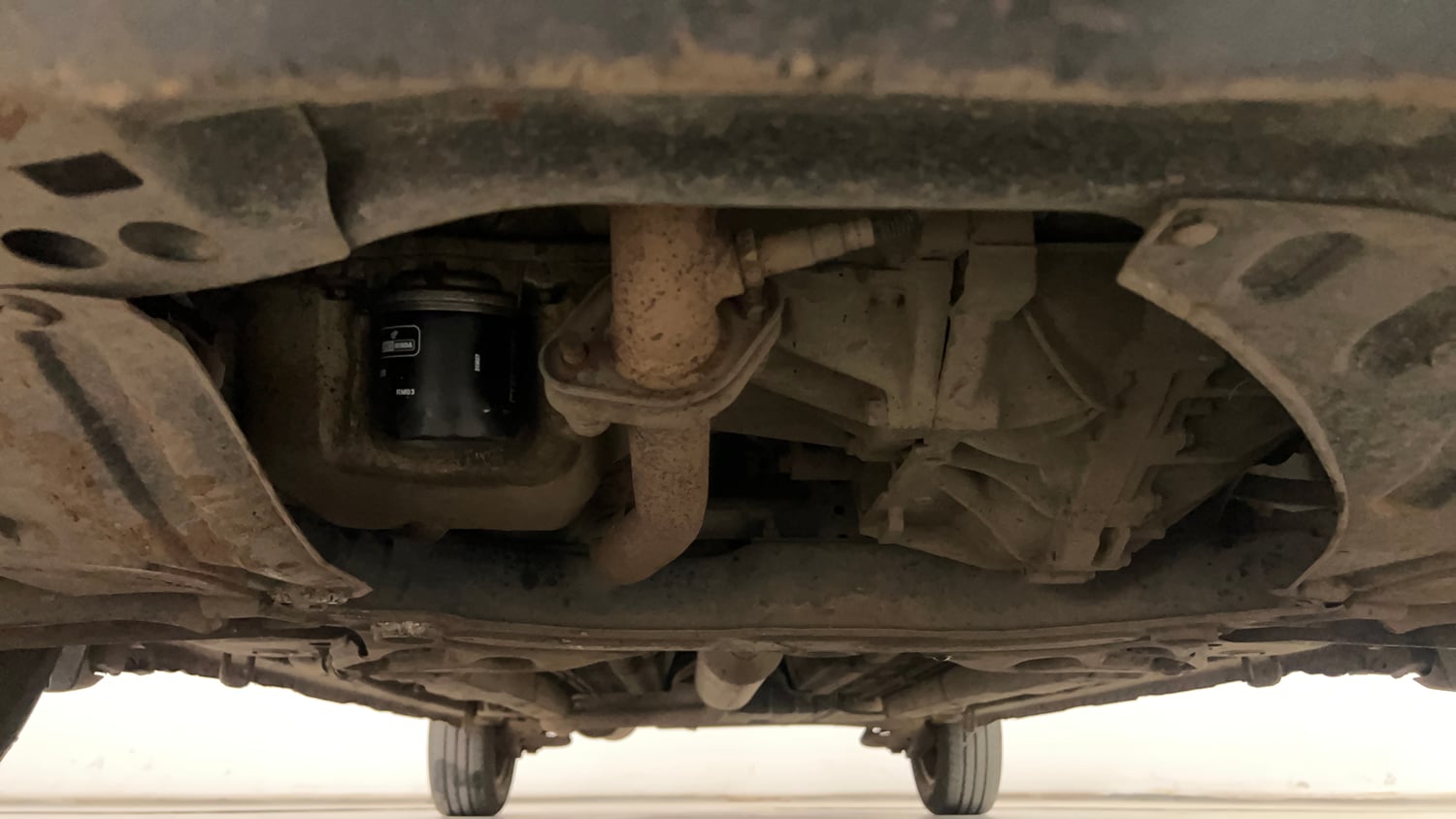 Used 2013 Maruti Suzuki Ertiga Vxi Petrol Manual extra FRONT LEFT UNDERBODY VIEW