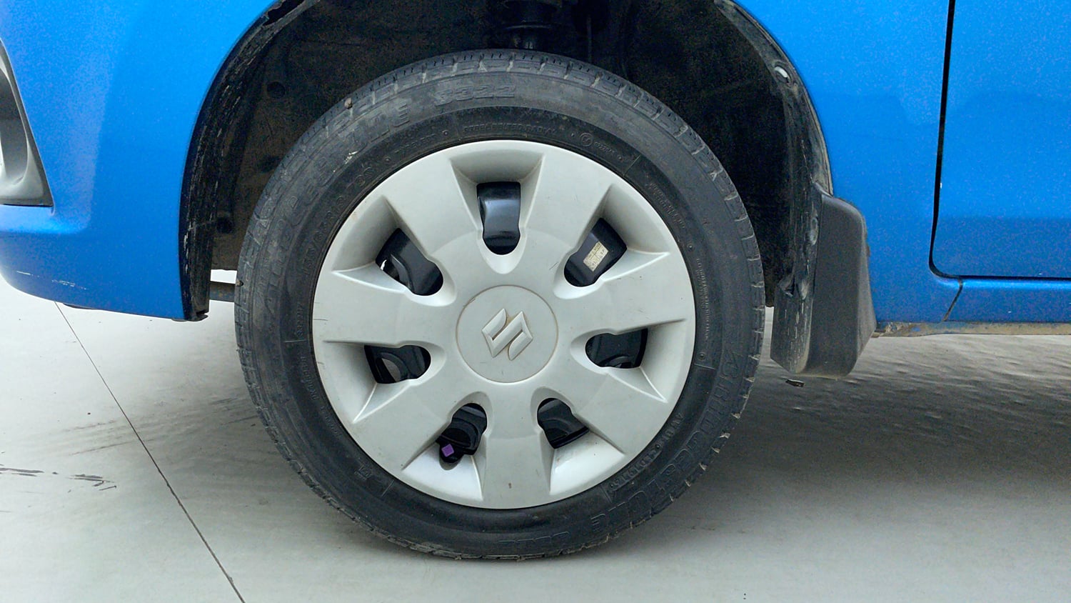 Used 2016 Maruti Suzuki Alto K10 VXi AMT Petrol Automatic tyres LEFT FRONT TYRE RIM VIEW