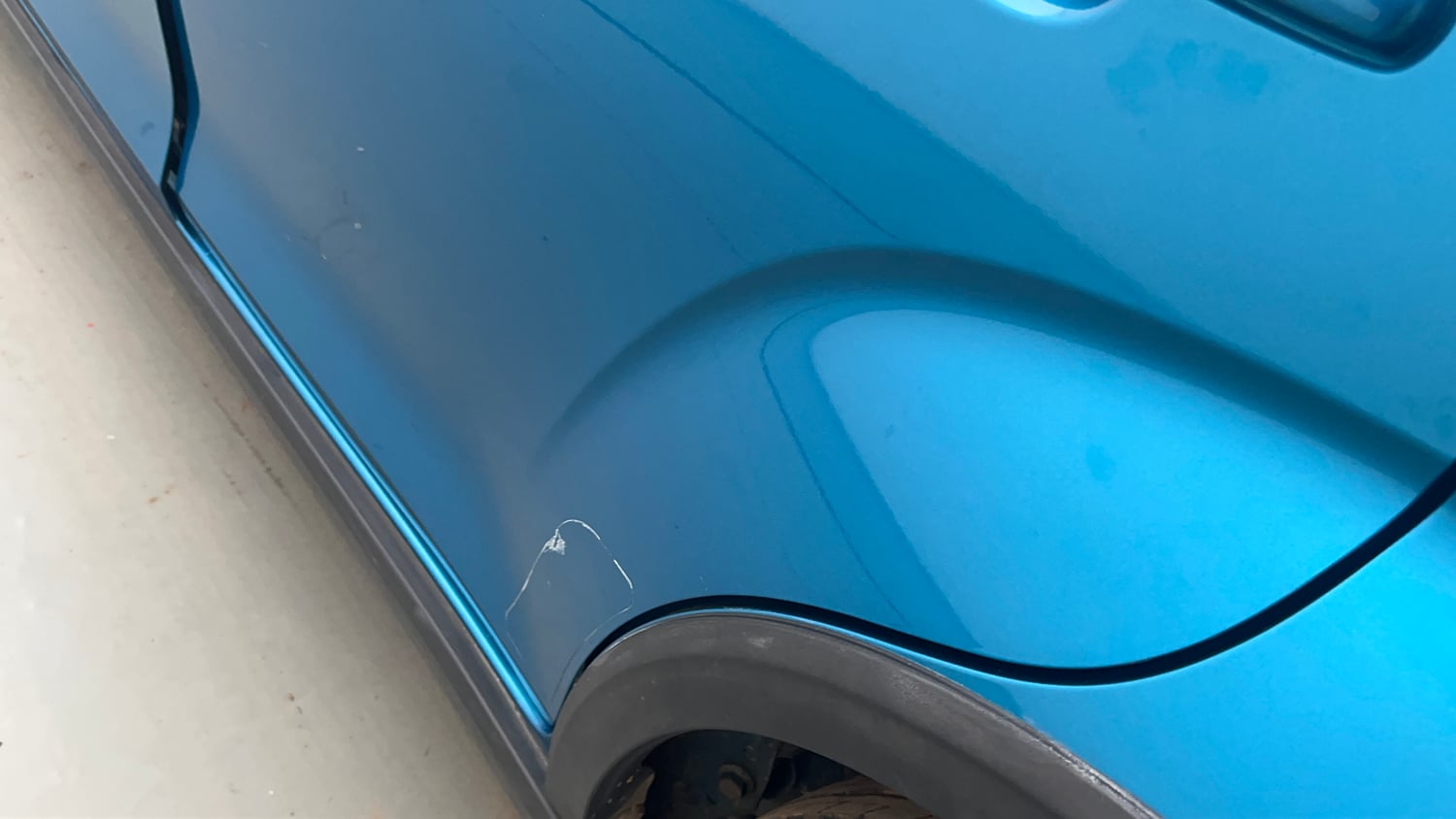 Used 2023 Maruti Suzuki Ignis Zeta 1.2 MT Petrol Manual dents MINOR SCRATCH