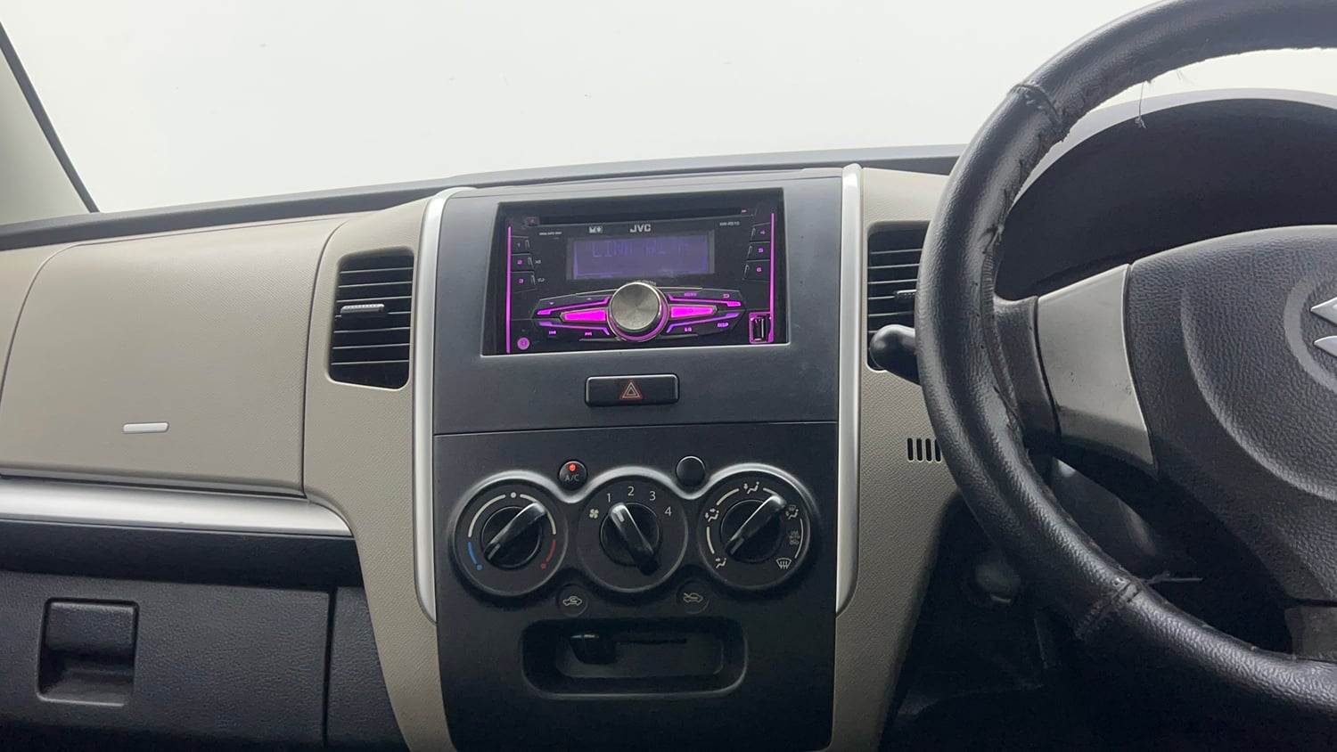 Used 2015 Maruti Suzuki Wagon R LXI Petrol Manual interior MUSIC SYSTEM & AC CONTROL VIEW