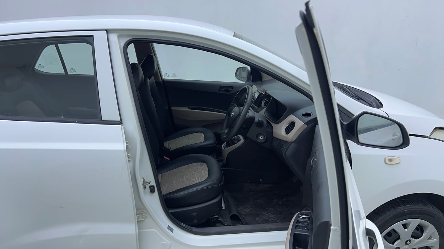 Used 2013 Hyundai Grand i10 Magna 1.2 Kappa VTVT Petrol Manual interior RIGHT SIDE FRONT DOOR CABIN VIEW