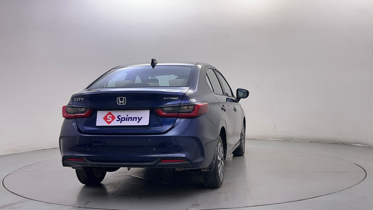 Used 2023 Honda City V Petrol MT Petrol Manual exterior RIGHT REAR CORNER VIEW