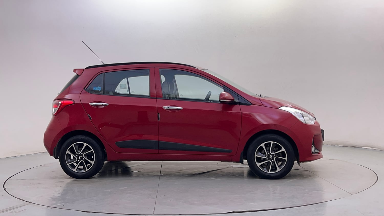 Used 2019 Hyundai Grand i10 Asta 1.2 Kappa VTVT Petrol Manual exterior RIGHT SIDE VIEW