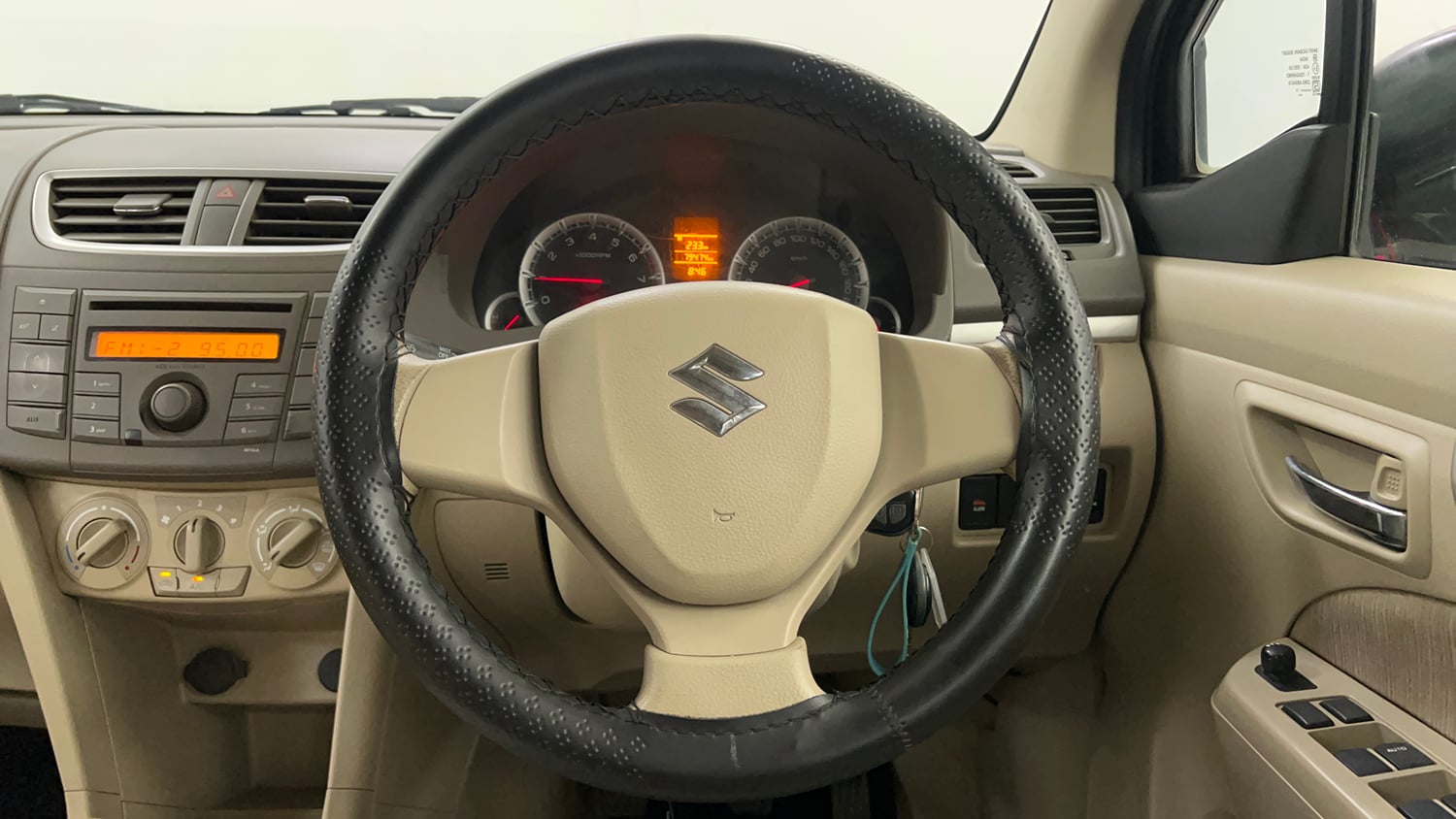 Used 2013 Maruti Suzuki Ertiga Vxi Petrol Manual interior STEERING VIEW