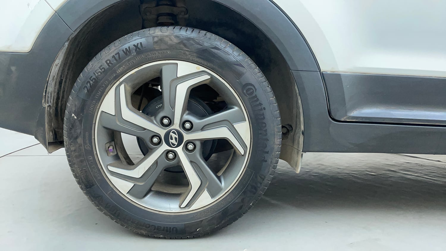 Used 2018 Hyundai Creta E Plus 1.6 Petrol Petrol Manual tyres RIGHT REAR TYRE RIM VIEW