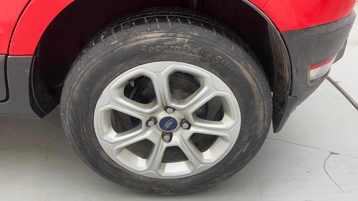 Used 2018 Ford EcoSport Titanium + 1.5L TDCi Diesel Manual tyres LEFT REAR TYRE RIM VIEW