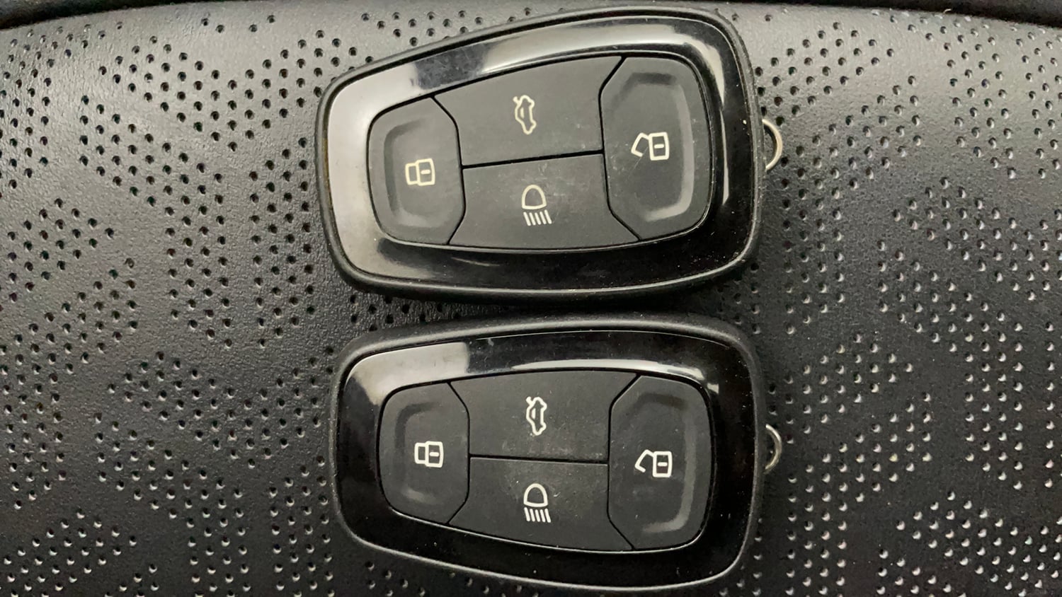 Used 2024 Tata Harrier XZA Plus (O) Dark Edition Diesel Automatic extra CAR KEY VIEW