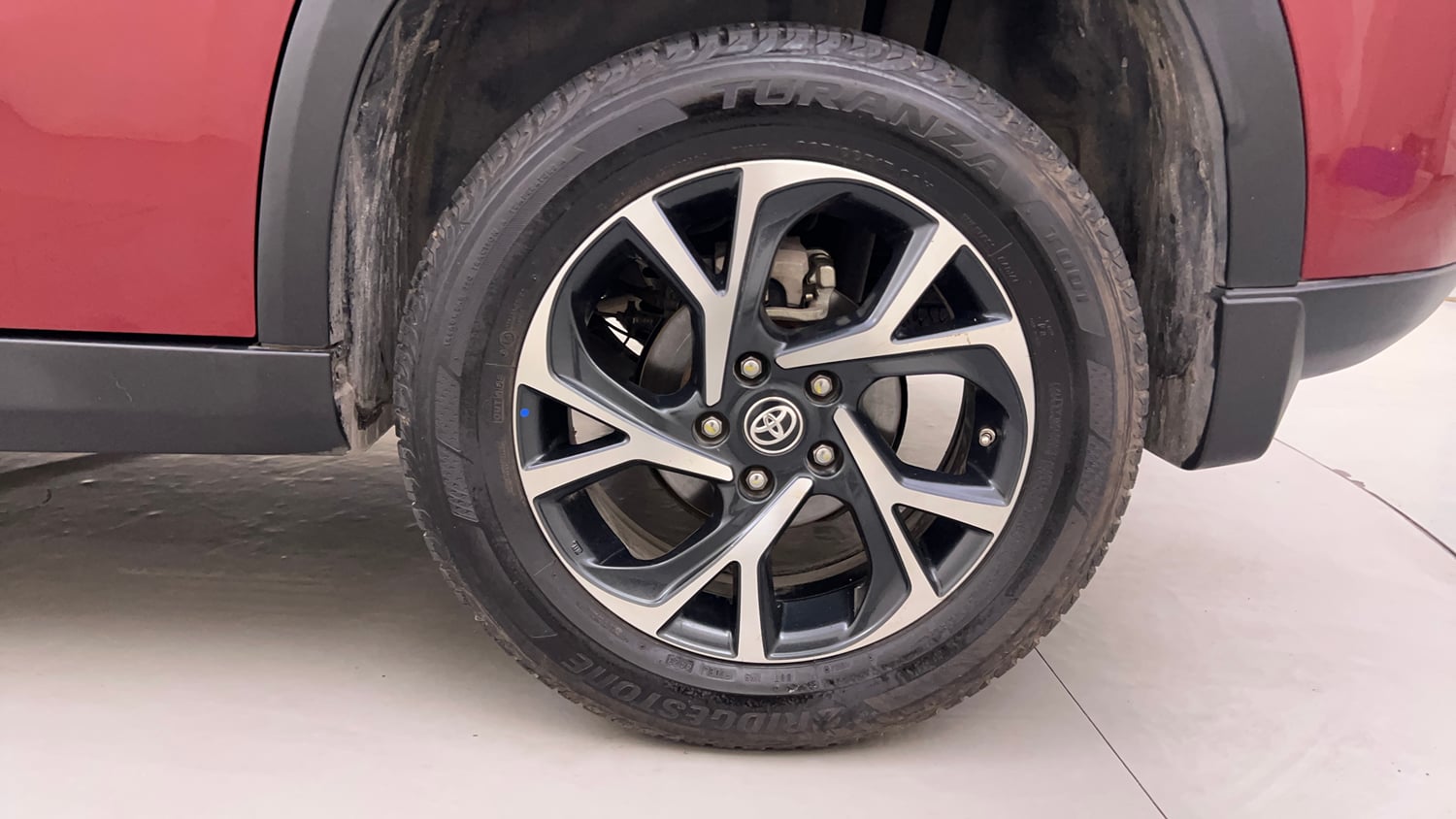 Used 2024 Toyota Urban Cruiser Hyryder V Hybrid Dual Tone Hybrid Automatic tyres LEFT REAR TYRE RIM VIEW