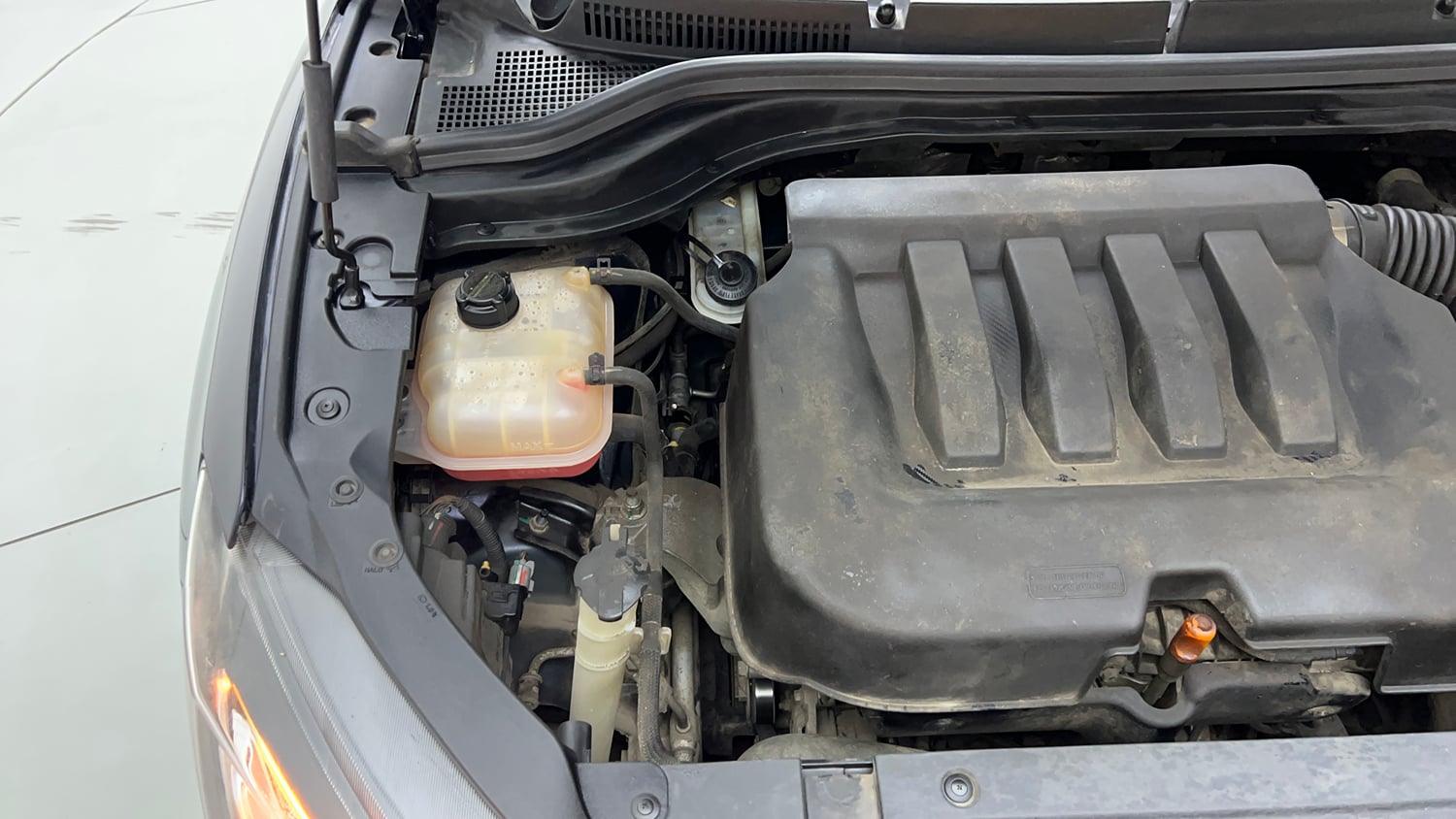Used 2022 Mahindra XUV700 AX 5 Petrol MT 7 STR Petrol Manual engine ENGINE RIGHT SIDE VIEW