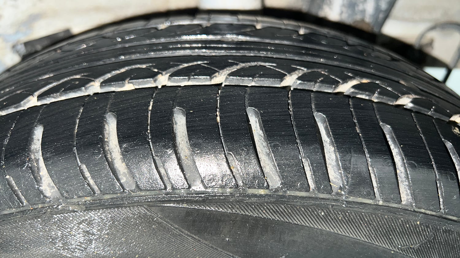 Used 2018 Hyundai Grand i10 Sportz 1.2 Kappa VTVT Petrol Manual tyres LEFT REAR TYRE TREAD VIEW
