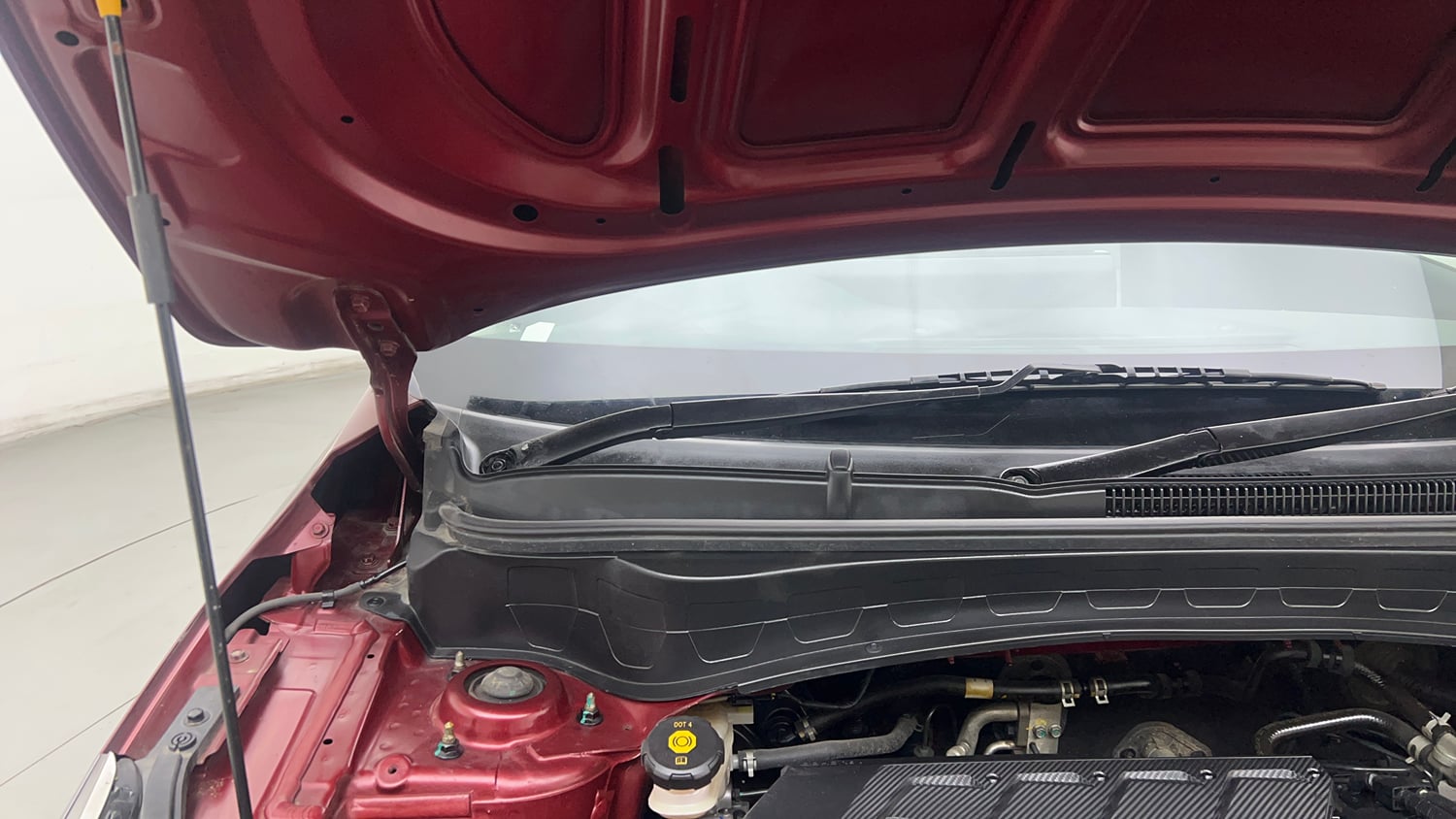 Used 2020 Kia Seltos HTK Plus 1.5 Petrol Manual engine ENGINE RIGHT SIDE HINGE & APRON VIEW