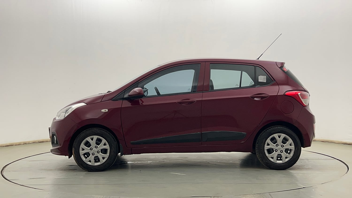 Used 2015 Hyundai Grand i10 Magna 1.2 Kappa VTVT Petrol Manual exterior LEFT SIDE VIEW
