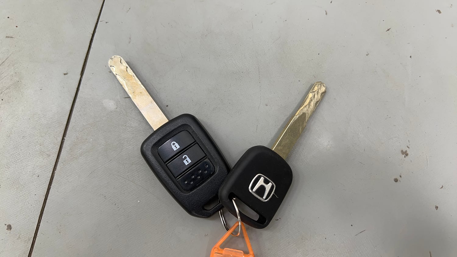 Used 2016 Honda City V Petrol Manual extra CAR KEY VIEW