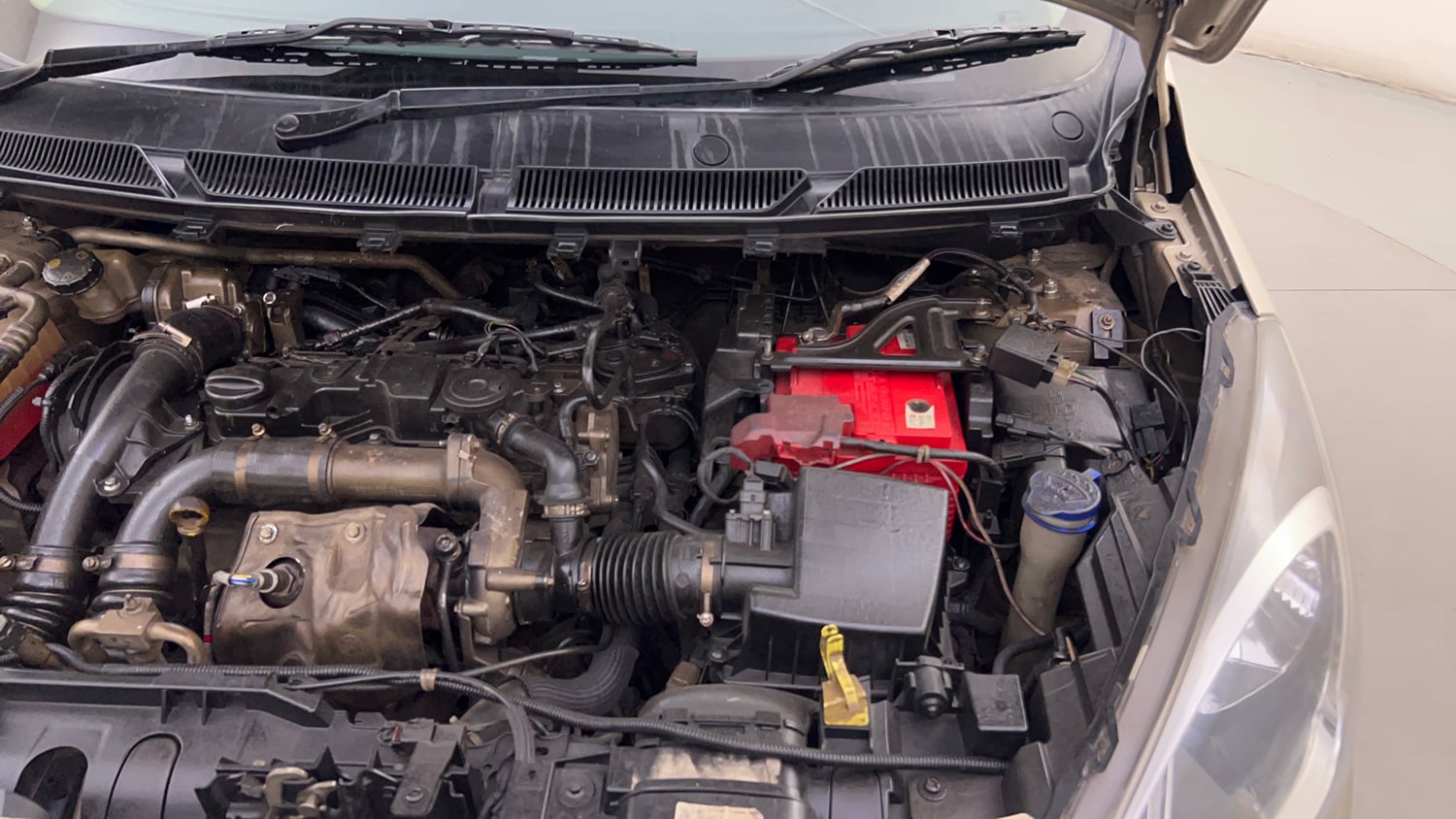 Used 2020 Ford Figo Aspire Titanium1.5 TDCi Diesel Manual engine ENGINE LEFT SIDE HINGE & APRON VIEW