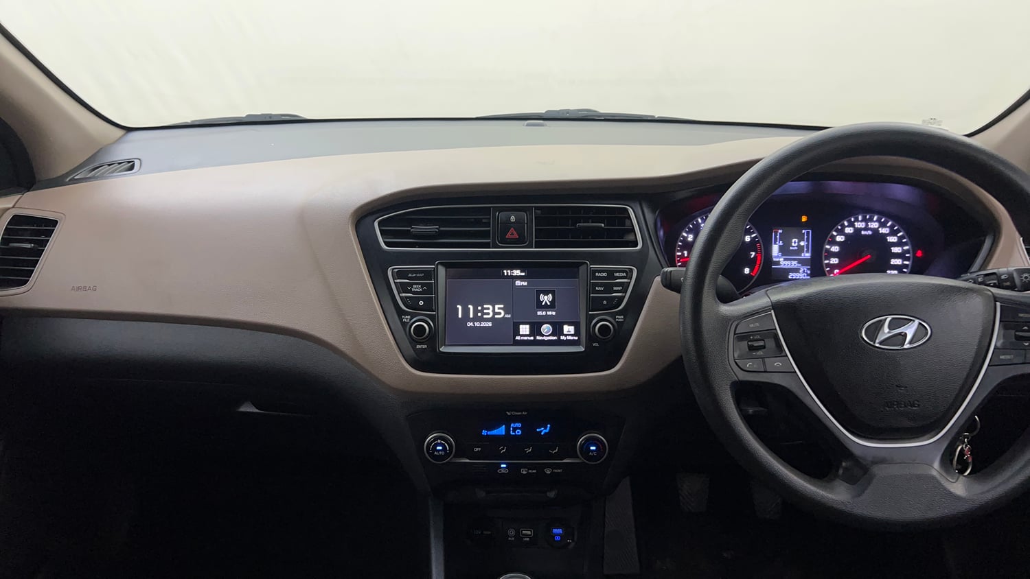 Used 2018 Hyundai Elite i20 Asta 1.2 Petrol Manual interior MUSIC SYSTEM & AC CONTROL VIEW