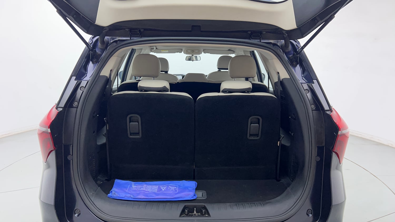 Used 2022 Mahindra XUV700 AX 5 Petrol MT 7 STR Petrol Manual interior DICKY INSIDE VIEW