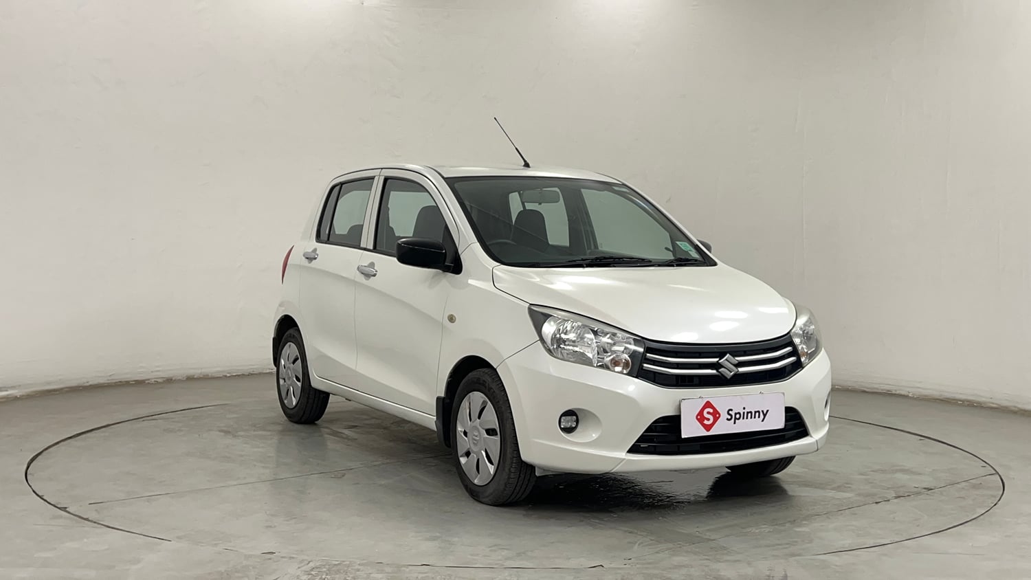 Used 2015 Maruti Suzuki Celerio VXi AMT Petrol Automatic exterior RIGHT FRONT CORNER VIEW