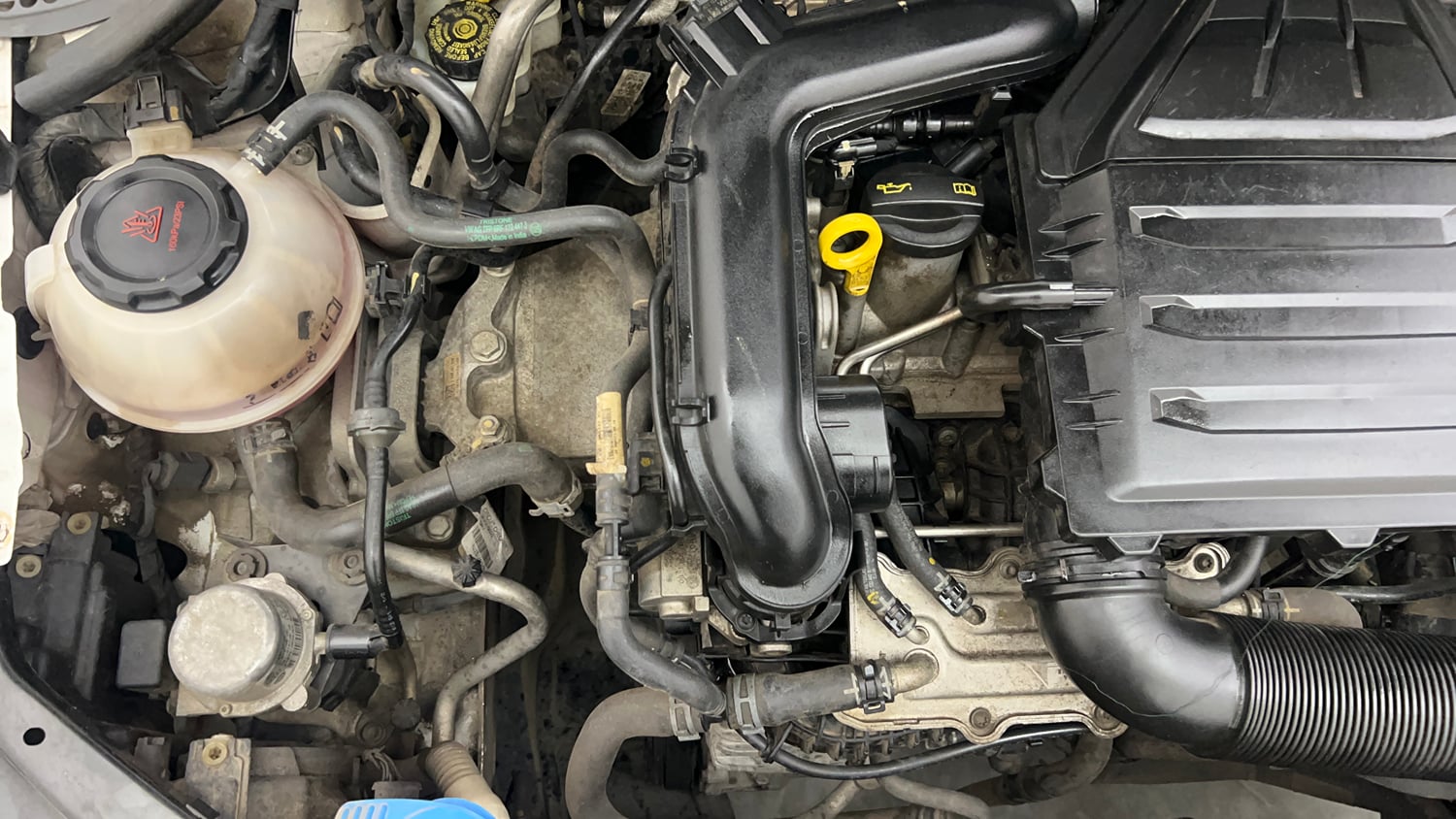 Used 2022 Volkswagen Vento Highline 1.0L TSI Petrol Manual engine ENGINE RIGHT SIDE VIEW