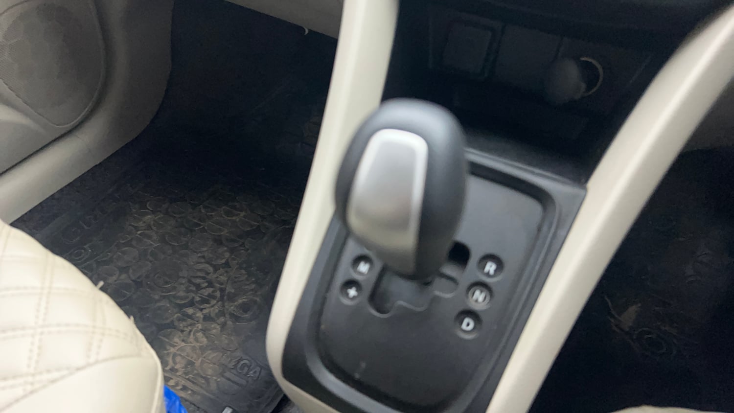Used 2019 Maruti Suzuki Celerio ZXi (O) AMT Petrol Automatic interior GEAR  KNOB VIEW