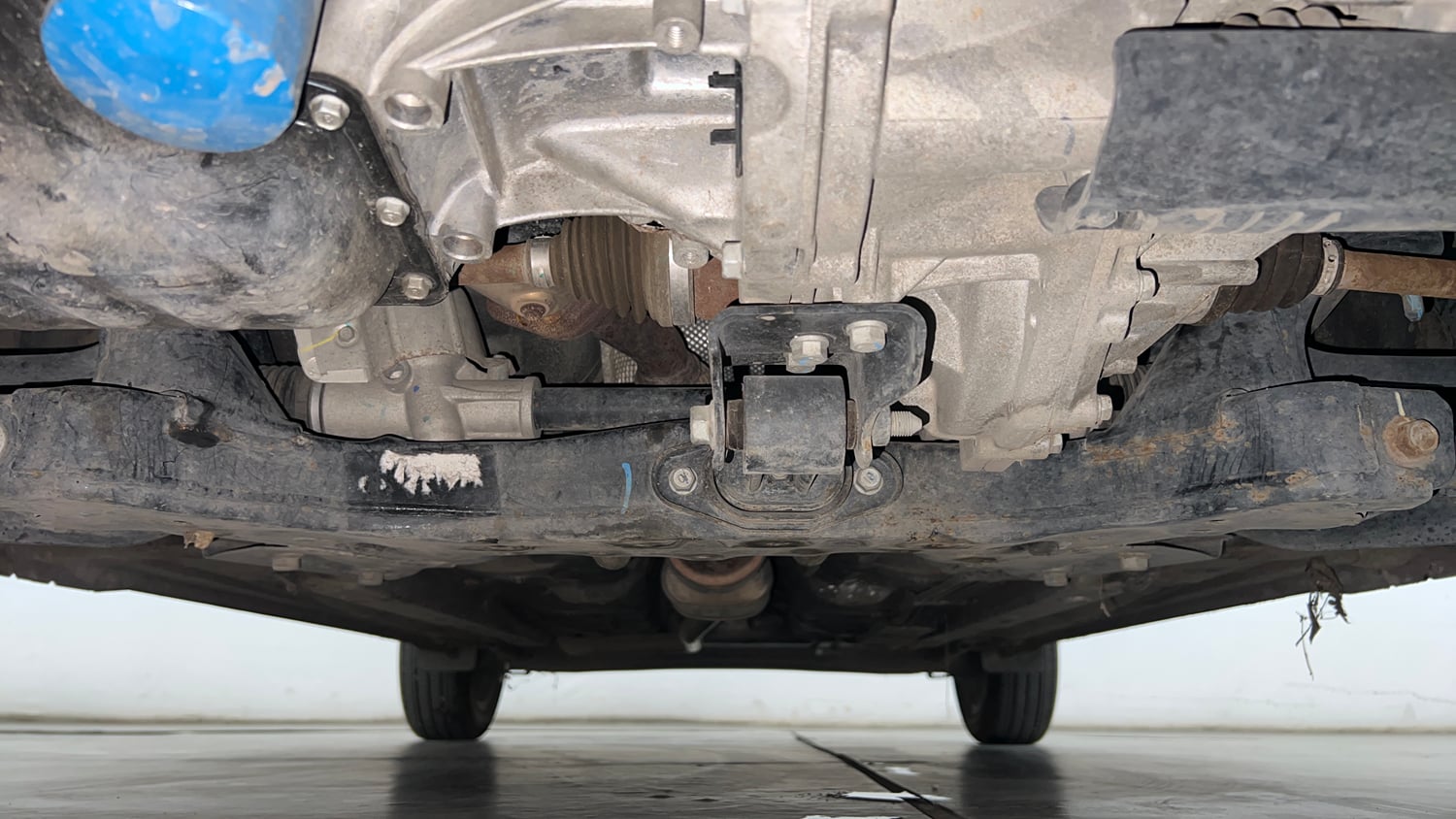 Used 2022 Hyundai Grand i10 Nios Asta AMT 1.2 Kappa VTVT Petrol Automatic extra FRONT LEFT UNDERBODY VIEW