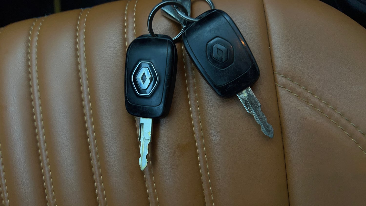 Used 2022 Renault Kwid Climber Dual Tone Petrol Manual extra CAR KEY VIEW
