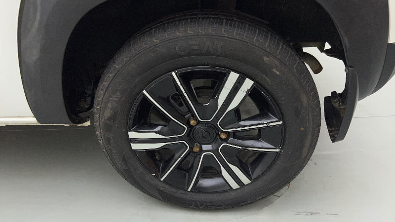 Used 2022 Renault Kwid Climber Dual Tone Petrol Manual tyres LEFT REAR TYRE RIM VIEW
