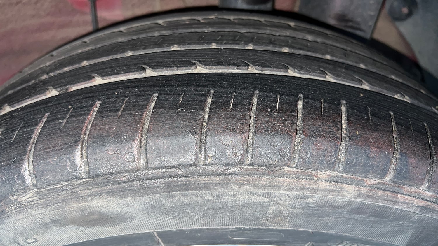 Used 2015 Hyundai Elite i20 Asta 1.2 Petrol Manual tyres LEFT REAR TYRE TREAD VIEW