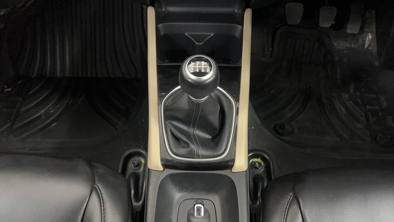 Used 2020 Honda City V Petrol Petrol Manual interior GEAR  KNOB VIEW