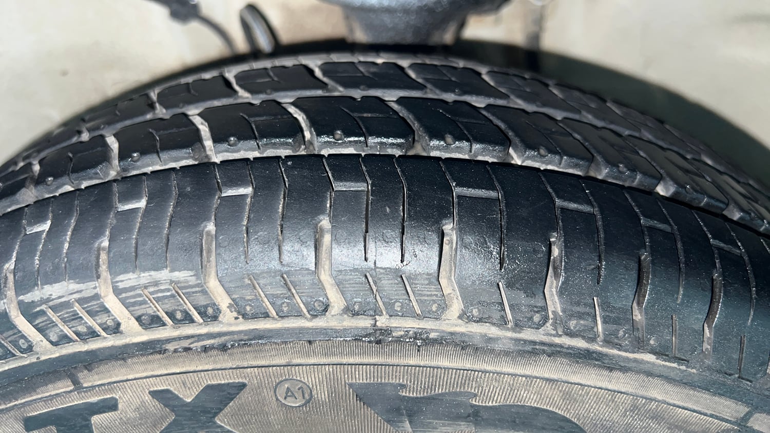 Used 2020 Maruti Suzuki Alto 800 LXi CNG Cng Manual tyres LEFT FRONT TYRE TREAD VIEW