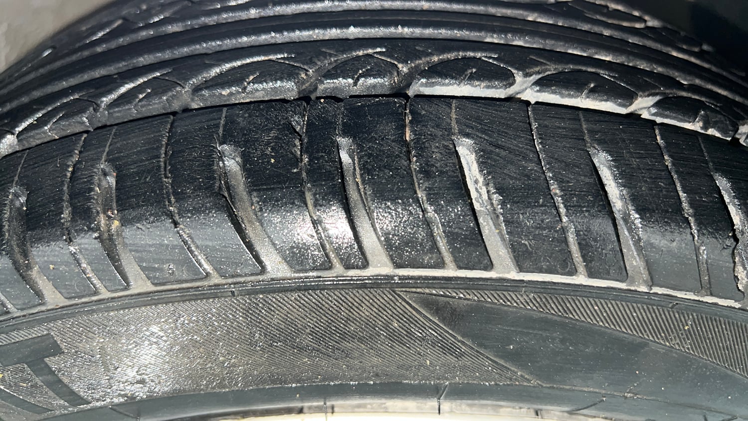 Used 2018 Hyundai Grand i10 Sportz 1.2 Kappa VTVT Petrol Manual tyres RIGHT FRONT TYRE TREAD VIEW