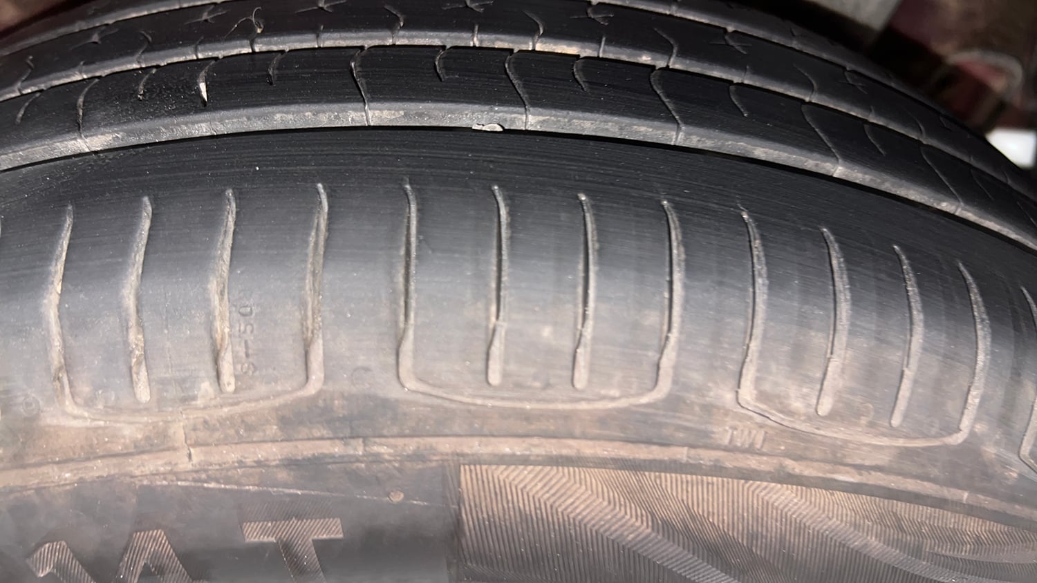 Used 2019 Hyundai Grand i10 Asta 1.2 Kappa VTVT Petrol Manual tyres LEFT REAR TYRE TREAD VIEW